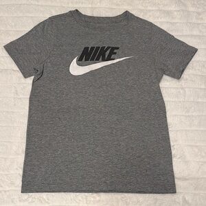 Nike Gray Short Sleeve Tee